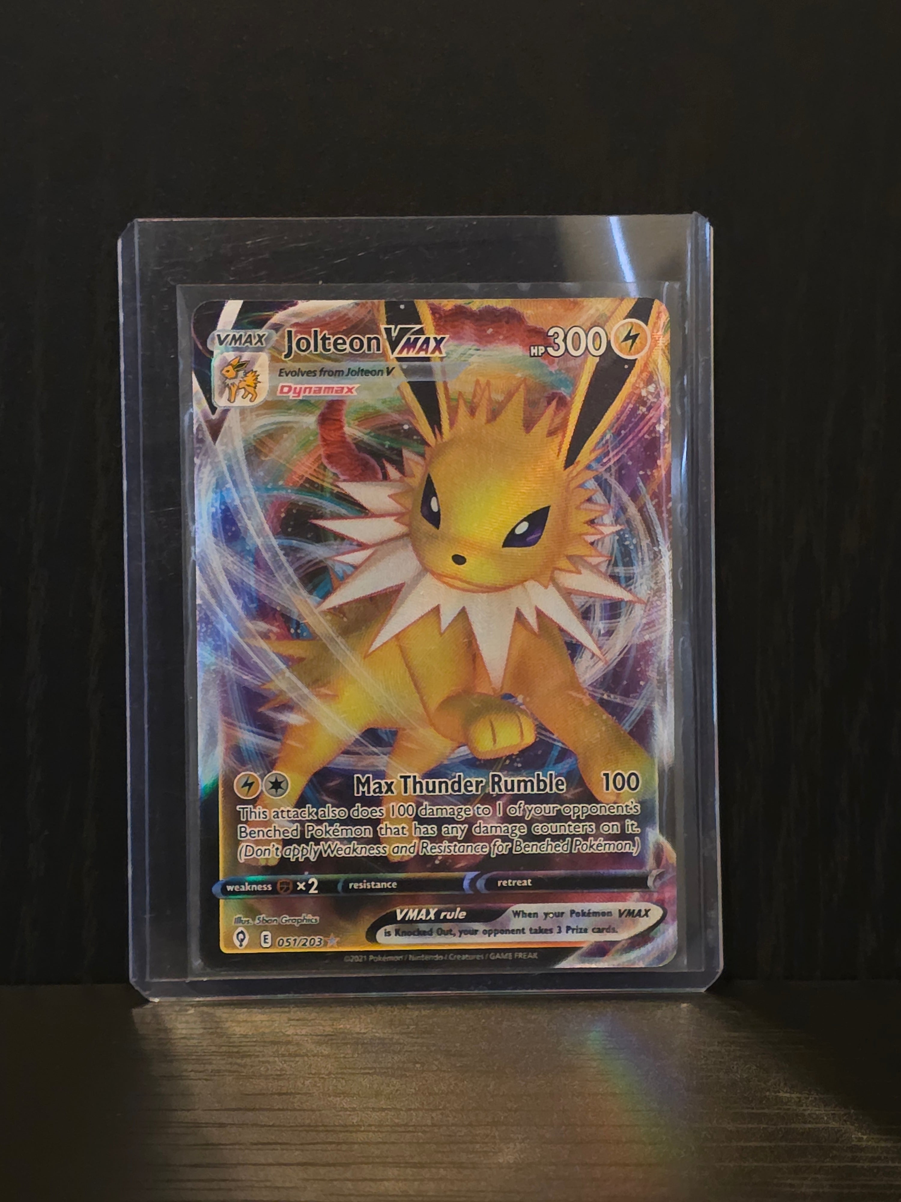 Jolteon VMAX (Evolving Skies: 051/203)